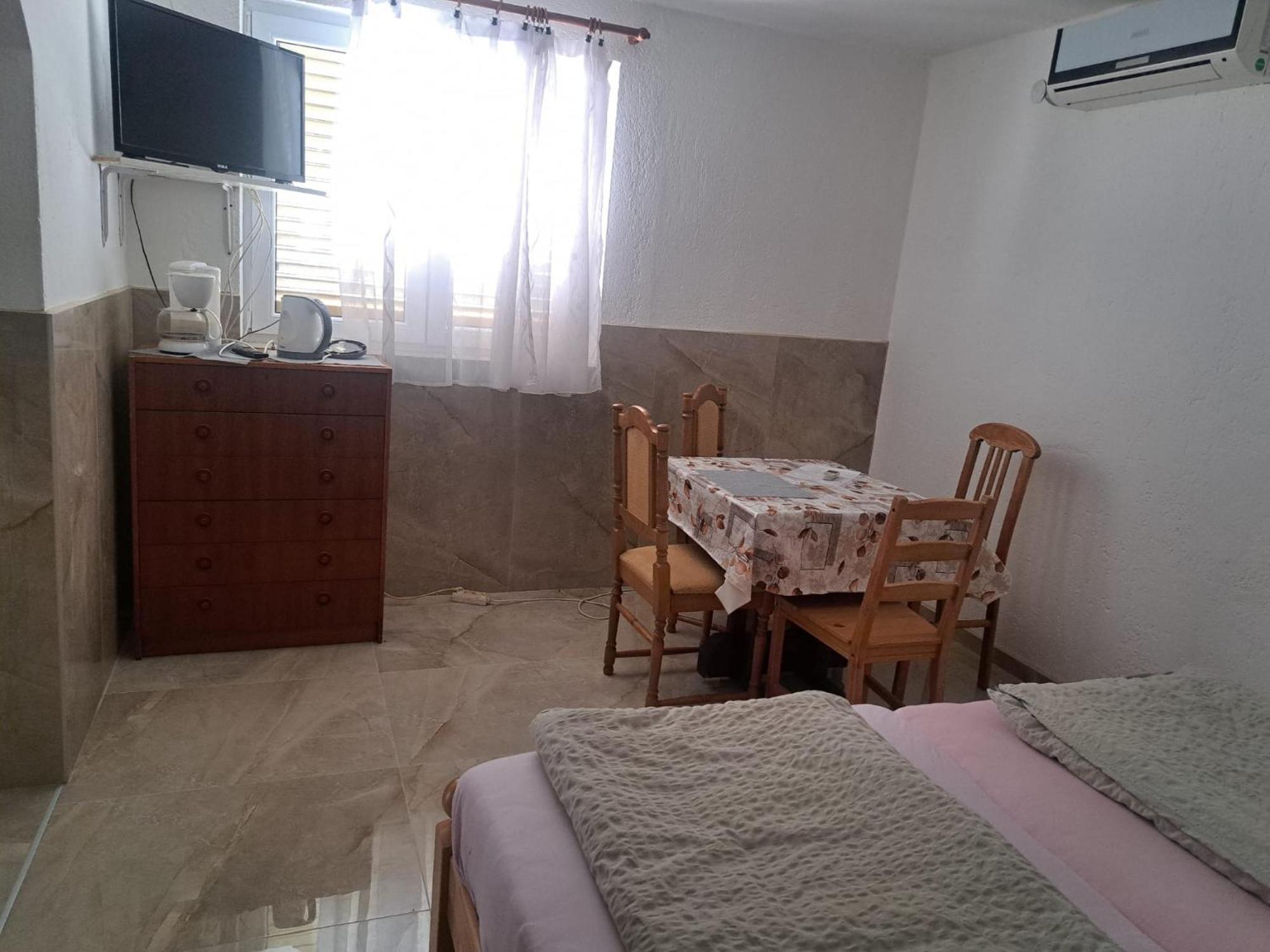 Lantana Ex Americana Apartment Karlobag