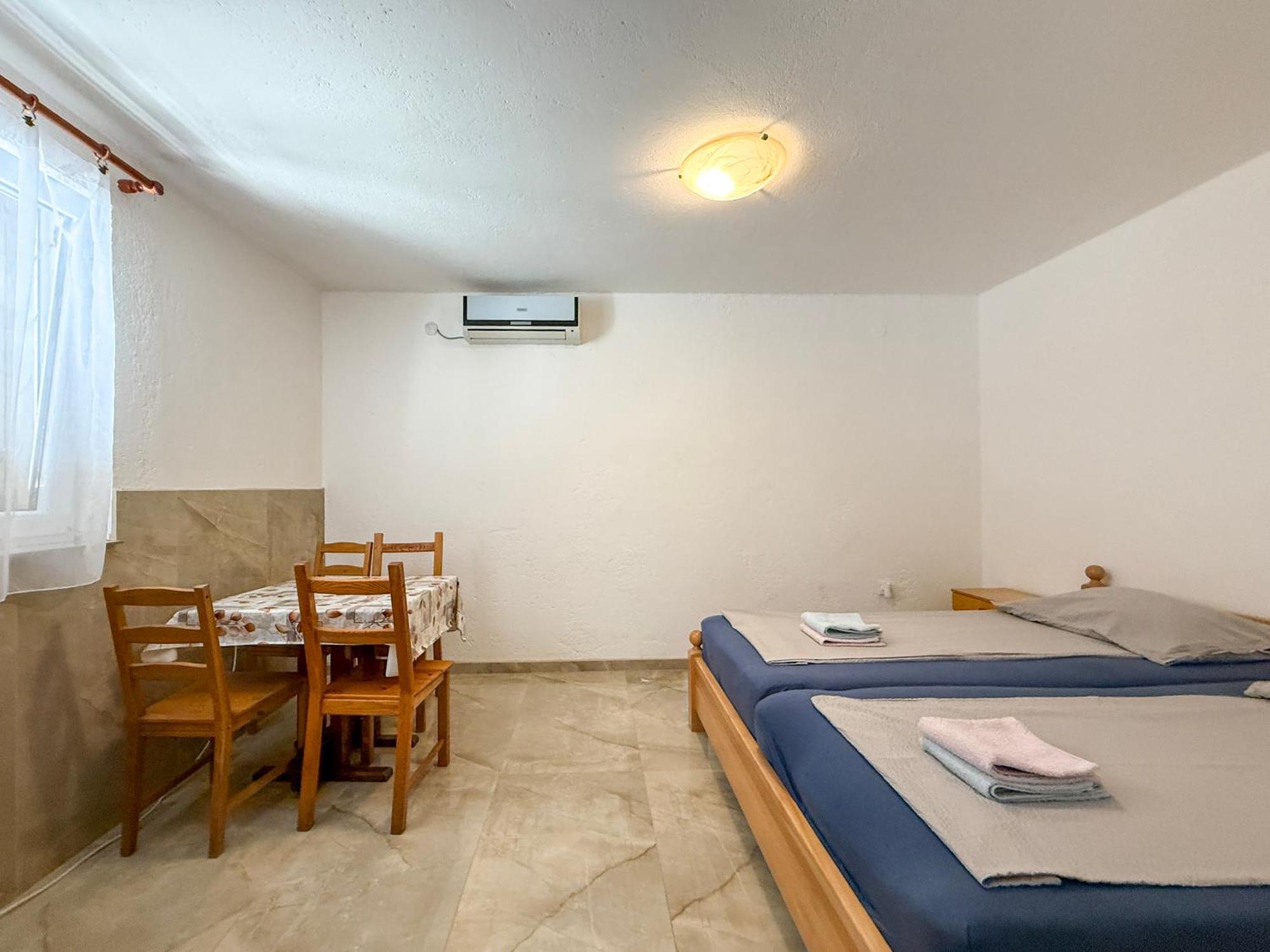 Apartment Lantana Ex Americana Karlobag